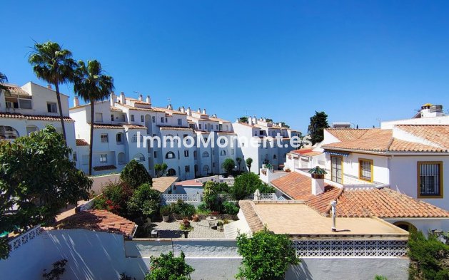 Wiederverkauf - Freistehende Villa - Estepona  - Atalaya