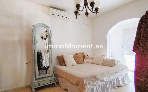 Wiederverkauf - Freistehende Villa - Estepona  - Atalaya