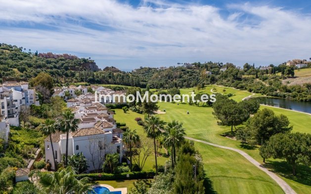 Resale - Apartment - Benahavís - Los Arqueros