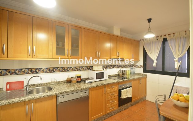 Resale - Apartment - Marbella - Elviria