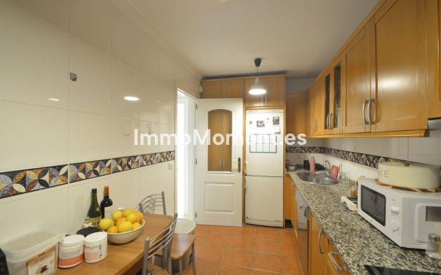 Resale - Apartment - Marbella - Elviria