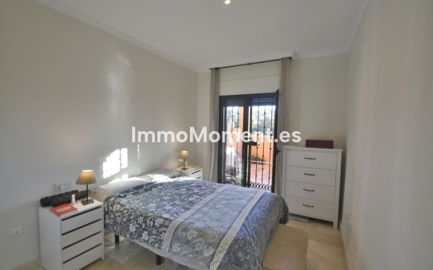 Resale - Apartment - Marbella - Elviria