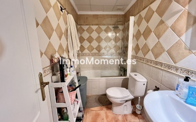 Resale - Apartment - Marbella - Elviria