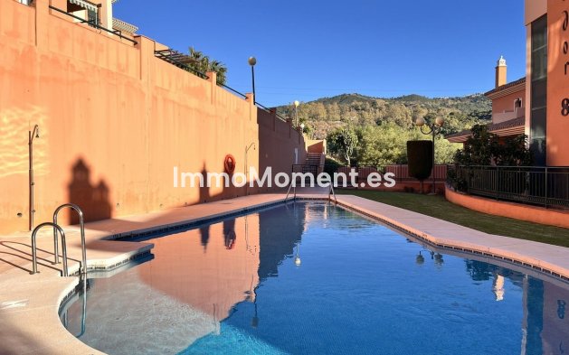 Resale - Apartment - Marbella - Elviria