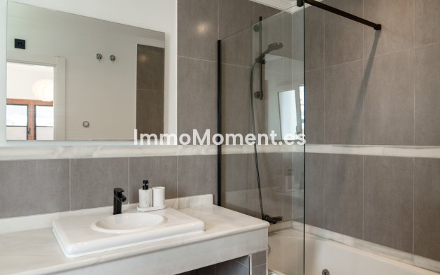 Wiederverkauf - Freistehende Villa - Estepona  - Estepona Centro
