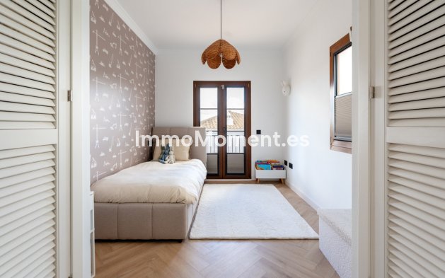 Wiederverkauf - Freistehende Villa - Estepona  - Estepona Centro