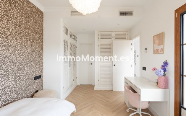 Wiederverkauf - Freistehende Villa - Estepona  - Estepona Centro
