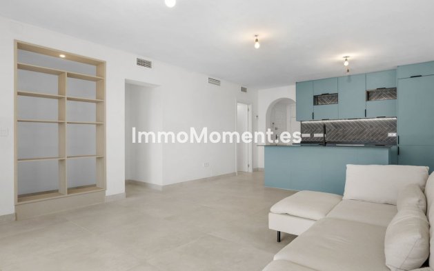Resale - Apartment - Marbella - Nueva Andalucía