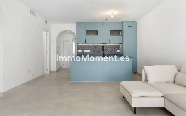 Resale - Apartment - Marbella - Nueva Andalucía