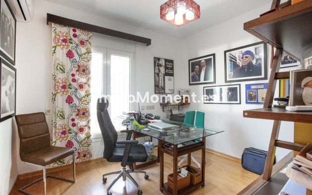 Bestaande woning - Vrijstaande villa - Benalmadena - Benalmadena Centro