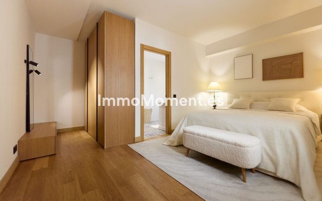 Resale - Apartment - Marbella - Puerto Banús