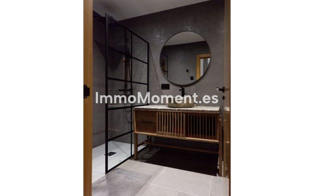 Resale - Apartment - Marbella - Puerto Banús