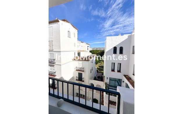 Resale - Apartment - Marbella - Puerto Banús