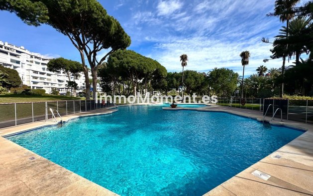 Resale - Apartment - Marbella - Puerto Banús