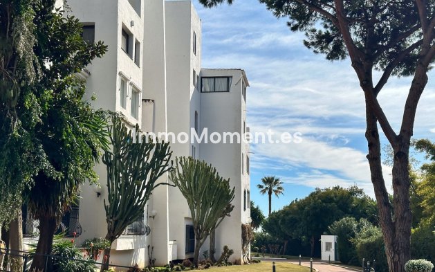 Resale - Apartment - Marbella - Puerto Banús