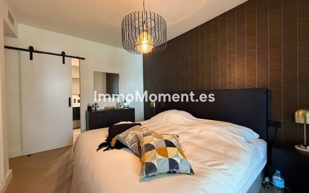 Resale - Apartment - Marbella - Nueva Andalucía