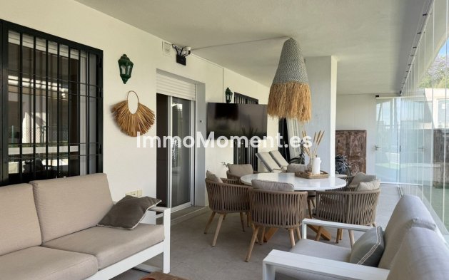 Resale - Apartment - Marbella - Nueva Andalucía