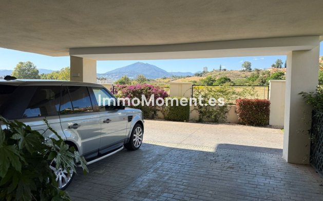 Resale - Apartment - Marbella - Nueva Andalucía