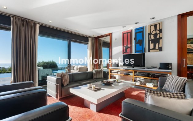 Resale - Detached villa - Marbella - Altos de los Monteros