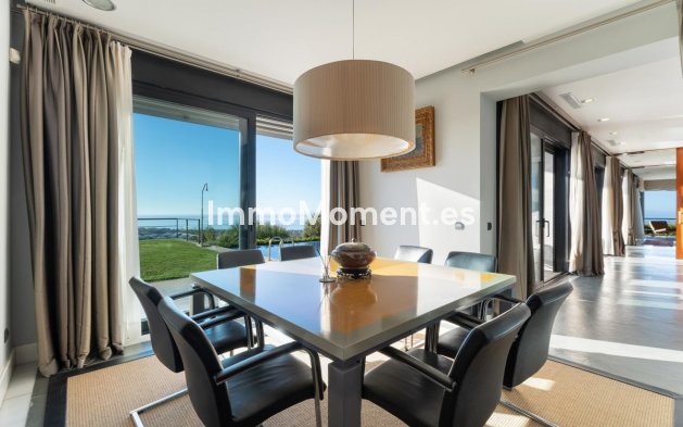 Resale - Detached villa - Marbella - Altos de los Monteros