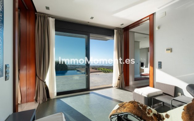 Resale - Detached villa - Marbella - Altos de los Monteros