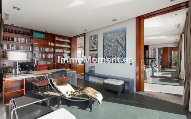 Resale - Detached villa - Marbella - Altos de los Monteros