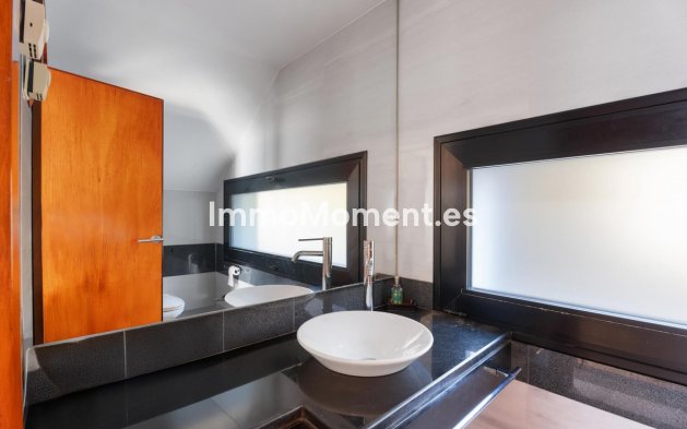 Resale - Detached villa - Marbella - Altos de los Monteros