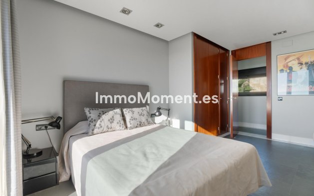 Resale - Detached villa - Marbella - Altos de los Monteros