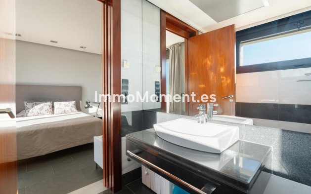 Resale - Detached villa - Marbella - Altos de los Monteros