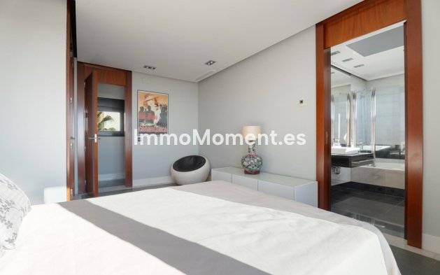 Resale - Detached villa - Marbella - Altos de los Monteros