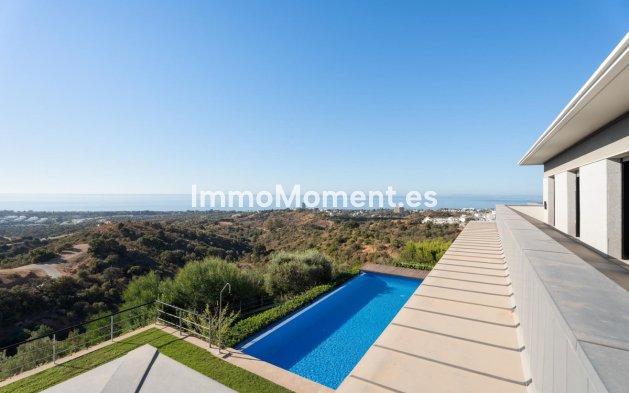 Resale - Detached villa - Marbella - Altos de los Monteros