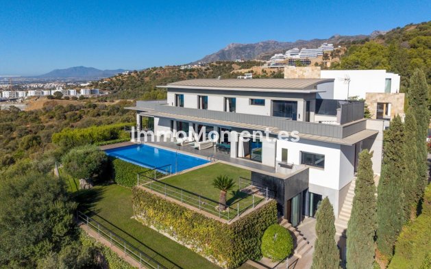 Resale - Detached villa - Marbella - Altos de los Monteros
