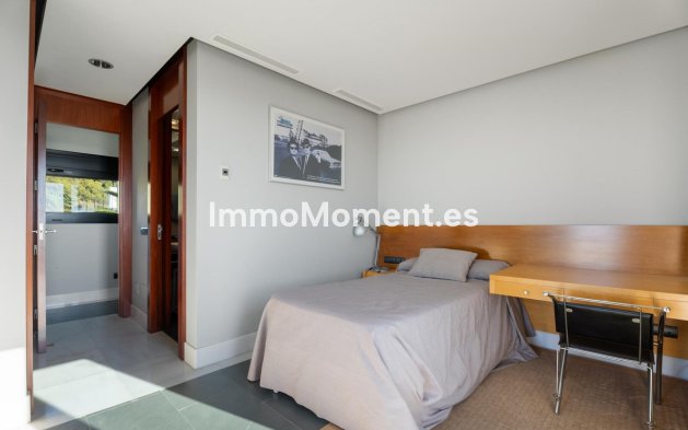 Resale - Detached villa - Marbella - Altos de los Monteros