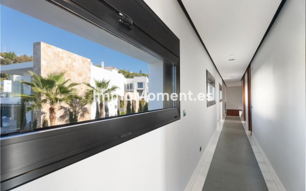 Resale - Detached villa - Marbella - Altos de los Monteros
