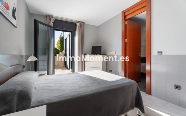 Resale - Detached villa - Marbella - Altos de los Monteros