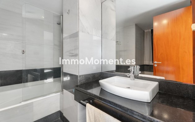 Resale - Detached villa - Marbella - Altos de los Monteros
