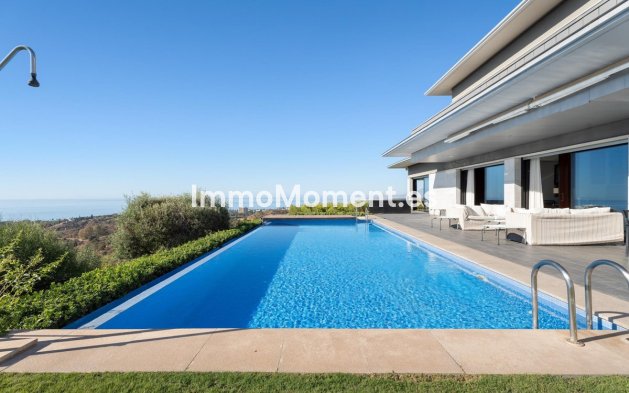 Resale - Detached villa - Marbella - Altos de los Monteros