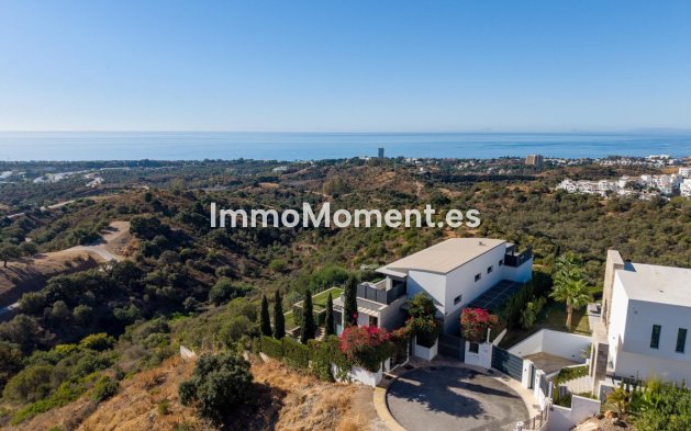 Resale - Detached villa - Marbella - Altos de los Monteros