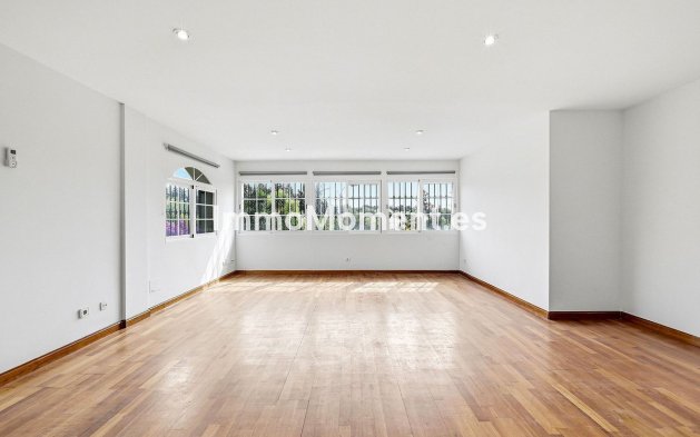 Resale - Townhouse - Marbella - Nueva Andalucía