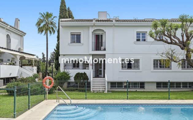 Resale - Townhouse - Marbella - Nueva Andalucía