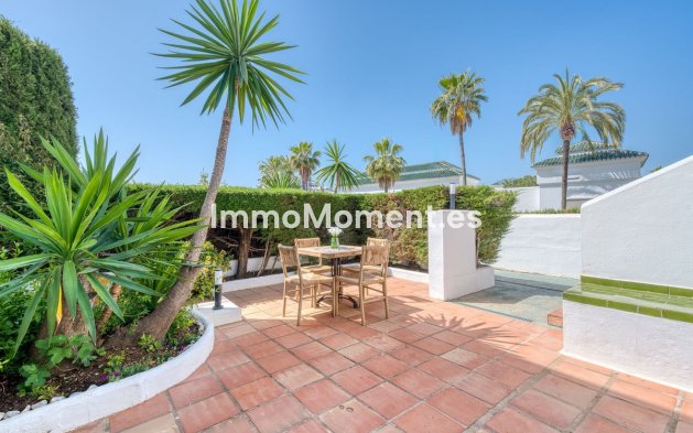 Resale - Apartment - Marbella - Nueva Andalucía