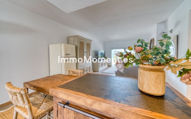 Resale - Apartment - Marbella - Nueva Andalucía
