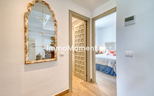 Resale - Apartment - Marbella - Nueva Andalucía