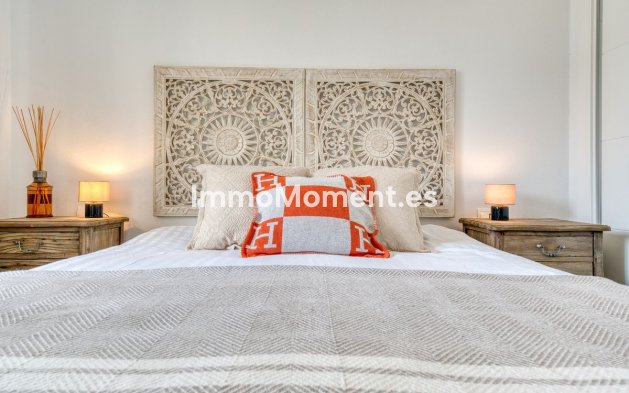Resale - Apartment - Marbella - Nueva Andalucía