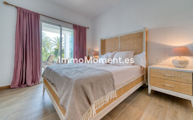 Resale - Apartment - Marbella - Nueva Andalucía