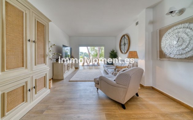 Resale - Apartment - Marbella - Nueva Andalucía