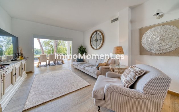 Resale - Apartment - Marbella - Nueva Andalucía