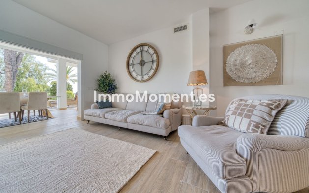Resale - Apartment - Marbella - Nueva Andalucía