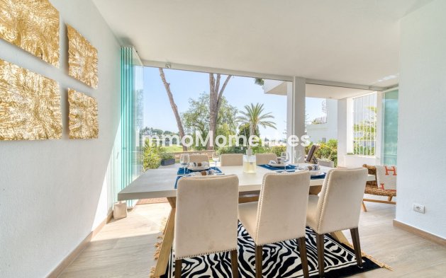 Resale - Apartment - Marbella - Nueva Andalucía