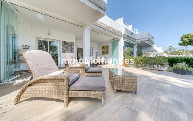 Resale - Apartment - Marbella - Nueva Andalucía